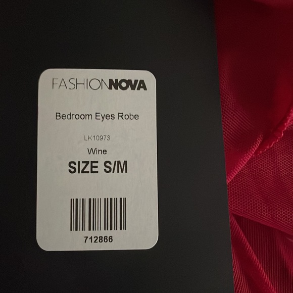 Bedroom eyes robe - Picture 3 of 3